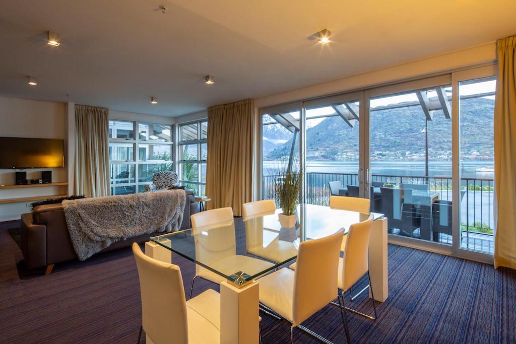 Absolute Lakefront Location - 3 Bedroom Apartment Квинстаун Экстерьер фото